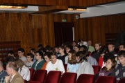 9. 2. 2010, 19:00:12 &ndash; Pohled do sálu Městského divadla před slavnostním zahájením